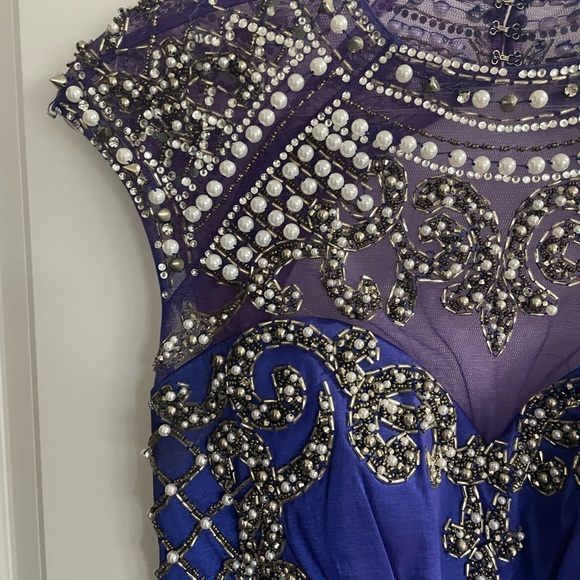 Beautiful Cap sleeve Sequined Royal blue evening gown dress - Picture 5 of 11